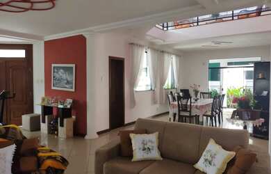 Imagem: A casa em condomínio possui 4 Dormitórios, 4 Banheiros, 4