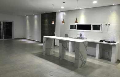 Imagem 1: Casa alto padrão com 4 suítes, 6 vagas ao lado do lado de Atibaia SP