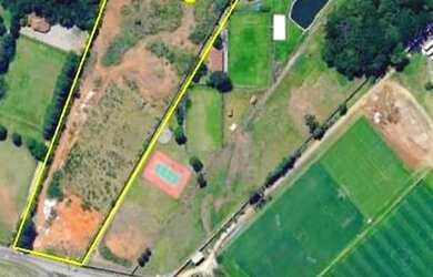 Imagem: O terreno possui 27.200m² de Área e está localizado em Umbará