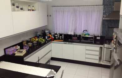 Imagem: A casa em condomínio possui 4 Dormitórios, 5 Banheiros, 3