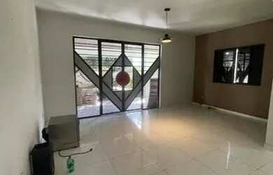 Imagem: A casa possui 5 Dormitórios, 5 Banheiros, 2 Vagas na garagem