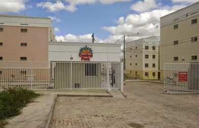 Imagem: O apartamento possui 2 Dormitórios e está localizado em Feira