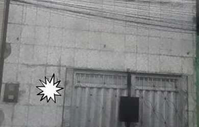 Imagem: A casa possui 2 Dormitórios, 2 Banheiros, 1 Vaga na garagem