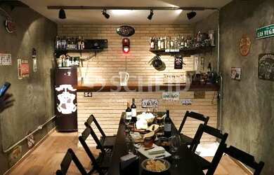 Imagem: A casa possui 3 Dormitórios, 4 Banheiros, 3 Vagas na garagem