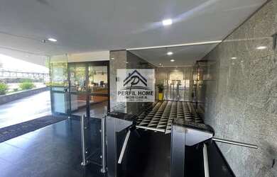 Imagem: O depósito possui 3 Vagas na garagem e 84m² de Área e está