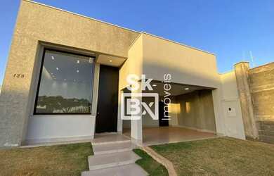 Imagem: A casa em condomínio possui 3 Dormitórios, 1 Banheiro, 4 Vagas