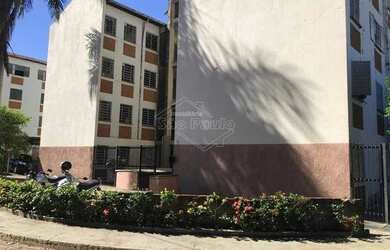 Imagem: O apartamento possui 2 Dormitórios, 1 Banheiro, 1 Vaga na garagem