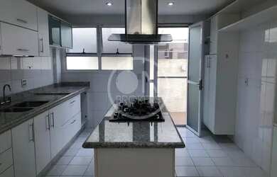 Imagem: A casa possui 5 Dormitórios, 5 Banheiros, 3 Vagas na garagem