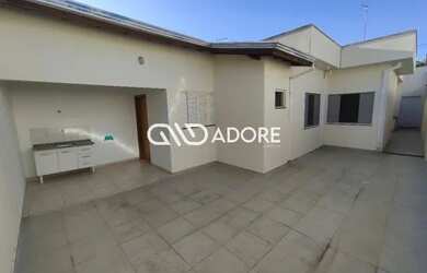 Imagem: A casa em condomínio possui 3 Dormitórios, 2 Banheiros, 2