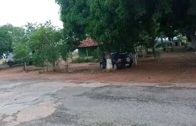 Imagem: A casa possui 2 Dormitórios, 3 Banheiros, 2 Vagas na garagem