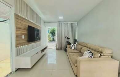 Imagem: A casa possui 4 Dormitórios, 4 Banheiros, 2 Vagas na garagem