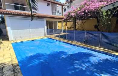 Imagem: A casa em condomínio possui 4 Dormitórios, 5 Banheiros, 5