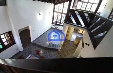 Imagem: A casa possui 5 Dormitórios, 5 Banheiros, 4 Vagas na garagem