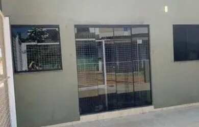 Imagem: A casa possui 2 Dormitórios, 1 Banheiro, 1 Vaga na garagem