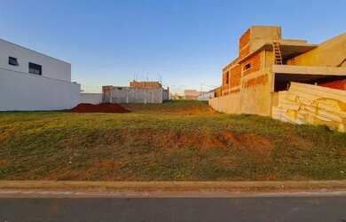 Imagem: O terreno possui 267m² de Área e Imóvel novo e está localizado