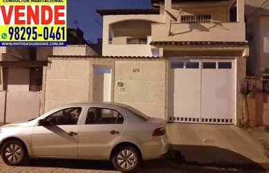 Imagem: A casa possui 3 Dormitórios, 3 Banheiros, 2 Vagas na garagem