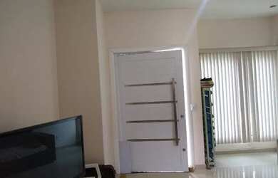 Imagem: A casa para alugar possui 3 Dormitórios, 1 Banheiro, 2 Vagas