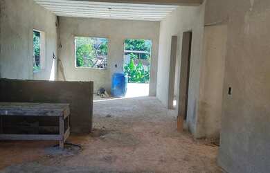 Imagem: A casa possui 3 Dormitórios, 2 Banheiros, 3 Vagas na garagem