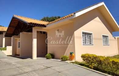 Imagem: A casa possui 2 Dormitórios, 1 Banheiro, 1 Vaga na garagem