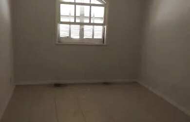 Imagem 9: Casa nos Cavaleiros com 4 quartos sendo 1 suíte para Locação