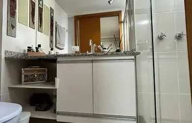 Imagem: A casa possui 3 Dormitórios, 2 Banheiros, 3 Vagas na garagem