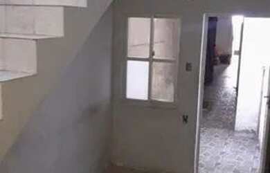 Imagem: A casa possui 3 Dormitórios, 2 Banheiros e está localizado