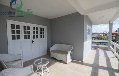 Imagem: A casa possui 4 Dormitórios, 2 Banheiros, 1 Vaga na garagem