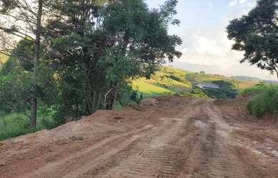 Imagem 2: Lote/Terreno para venda possui 800 metros quadrados em Jardim Imperial...