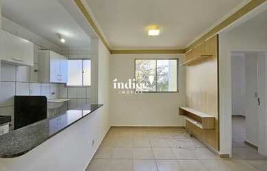 Imagem: O apartamento possui 2 Dormitórios, 1 Banheiro, 1 Vaga na garagem