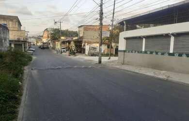 Imagem: O depósito possui 5 Vagas na garagem e 80m² de Área e está