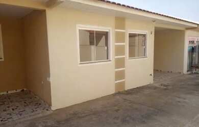 Imagem: A casa possui 2 Dormitórios, 1 Banheiro, 1 Vaga na garagem