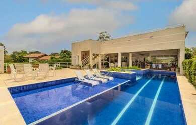 Imagem: A casa em condomínio à venda possui 4 Dormitórios, 5 Banheiros