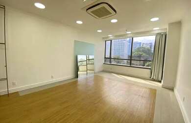 Imagem: O depósito para alugar possui 1 Vaga na garagem e 35m² de