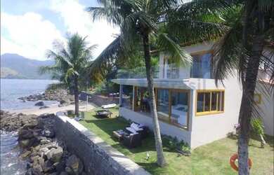 Imagem: A casa em condomínio possui 5 Dormitórios, 5 Banheiros, 4