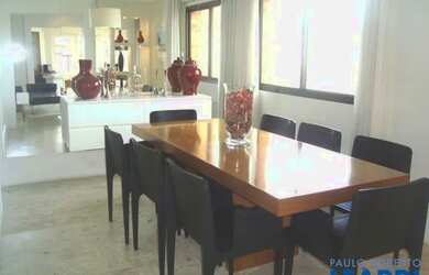 Imagem: O apartamento possui 4 Dormitórios, 5 Banheiros, 4 Vagas na