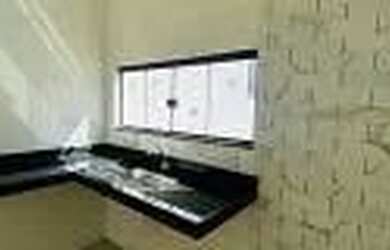 Imagem: A casa possui 3 Dormitórios, 2 Banheiros, 3 Vagas na garagem