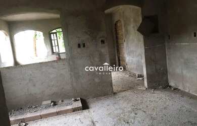 Imagem: A casa possui 3 Dormitórios, 3 Banheiros, 570m² de Área e