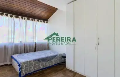 Imagem: A casa em condomínio possui 4 Dormitórios, 5 Banheiros, 2