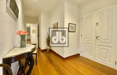 Imagem 6: Edifício adjacente á Rua Rainha Guilhermina 272 metros Varanda 4 quartos...