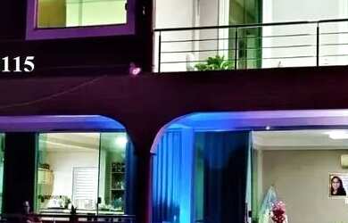 Imagem: A casa possui 5 Dormitórios, 5 Banheiros, 5 Vagas na garagem