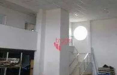 Imagem: O depósito possui 5 Vagas na garagem, 548m² de Área e está