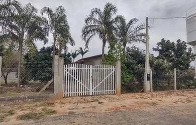 Imagem: A casa em condomínio possui 1 Dormitório, 1 Banheiro, 3 Vagas