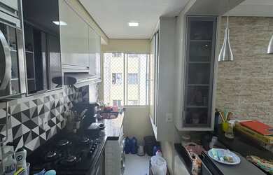 Imagem: O apartamento possui 3 Dormitórios, 1 Banheiro, 1 Vaga na garagem