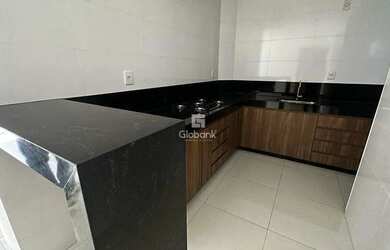 Imagem: O apartamento à venda possui 3 Dormitórios, 2 Banheiros, 2