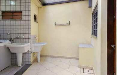 Imagem 7: Casa à venda em Cotia, Jardim Semiramis, com 3 quartos, com 209 m²