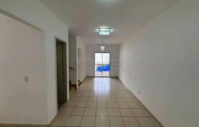 Imagem: A casa em condomínio possui 3 Dormitórios, 4 Banheiros, 2