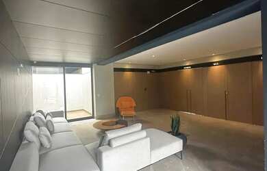 Imagem: O studio possui 1 Dormitório, 1 Banheiro, 1 Vaga na garagem