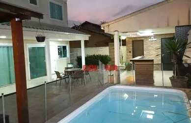 Imagem: A casa em condomínio possui 3 Dormitórios, 4 Banheiros, 3