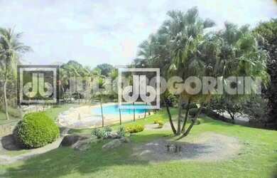 Imagem: A casa em condomínio possui 4 Dormitórios, 5 Banheiros, 5