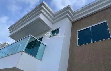 Imagem: A casa possui 3 Dormitórios, 4 Banheiros, 2 Vagas na garagem